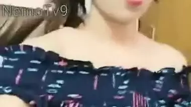 Tarni ,Sexy Desi girl lifting top to show navel to bF, She is so horny,!