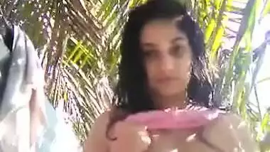 Today Exclusive- Cute Lankan Girl Showing Her Nude Body And Outdoor Bathing Part 3