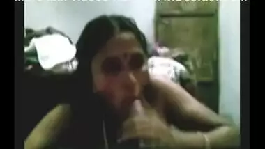 Sexy indian Aunty Serve to her Partner