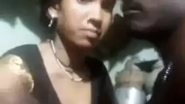 Dehati charmer kisses Desi lover and gives him a XXX blowjob close-up