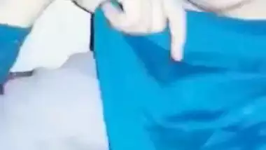 Horny devar enjoys having his XXX dick blown by Desi girl in MMS vid