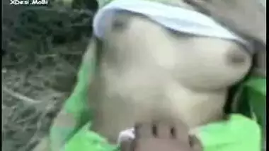 Brand new outdoor sex scandal clip of young village girl