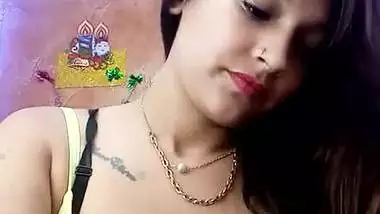 Pretty Babe pressing her boobs