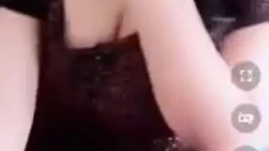 Plump Desi model teases with her XXX booty and tits on live show