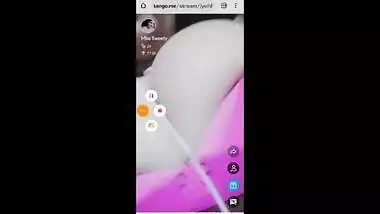 Beautiful Sexy Paki Bhabi Nude Dancing On Tip Tip Varsa Pani