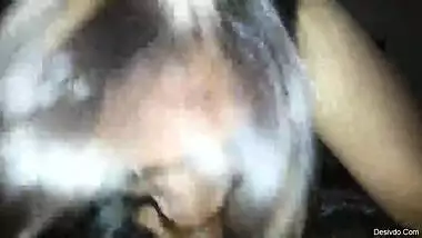 Desi bhabi fucking wid hubby Muh ke uppar nikkal na tha at the end