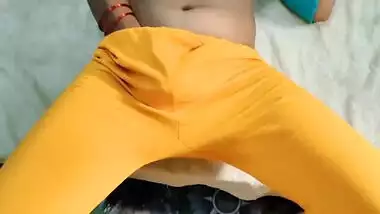 Desi woman isn't a little girl still she pisses in pants in XXX video