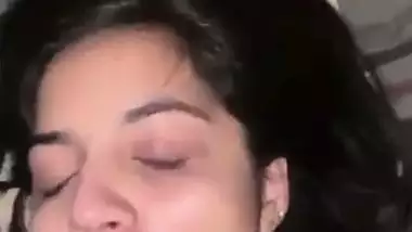 Mumbai girl gives a desi blowjob to her lover