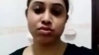 Indian bbw girl record her boobs and pussy for her bf