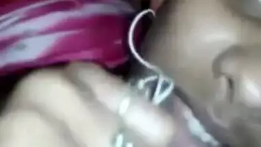 Today Exclusive- Sexy Desi Bhabhi Showing Her Boob And Pussy On Video Call